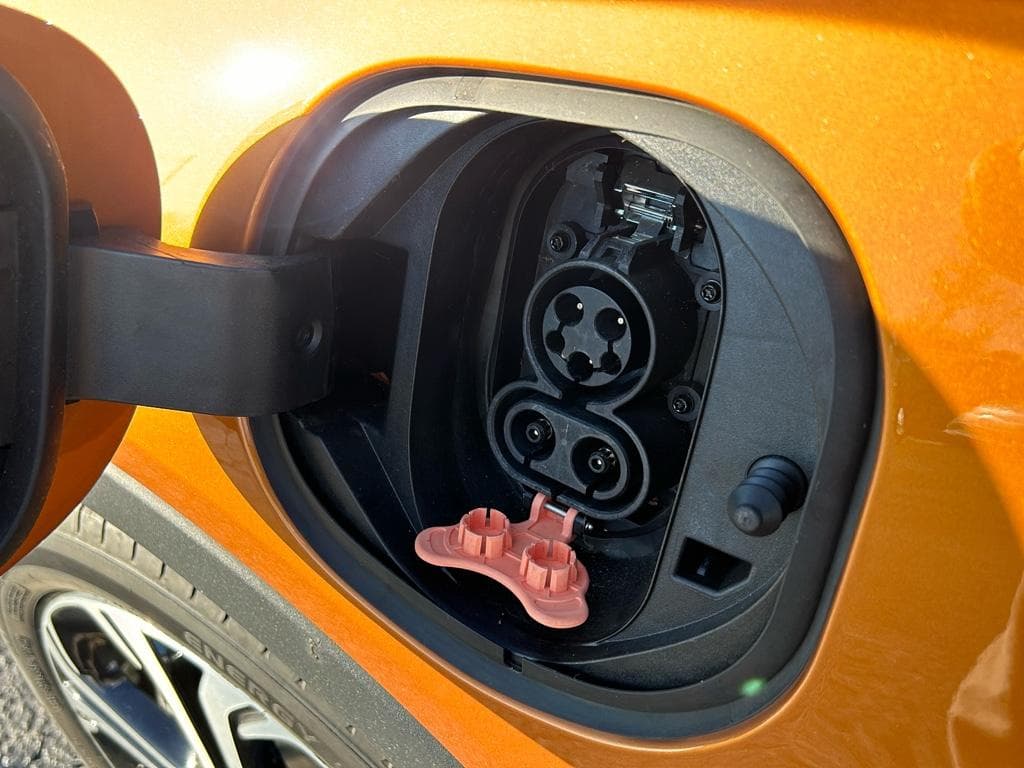 2018 Chevrolet Bolt EV view 7