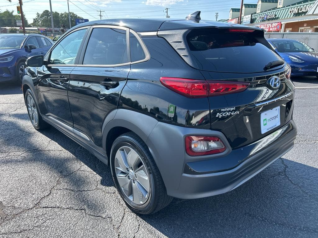 2021 Hyundai Kona EV view 2