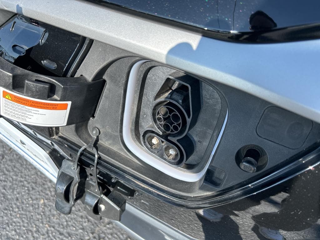 2021 Hyundai Kona EV view 5