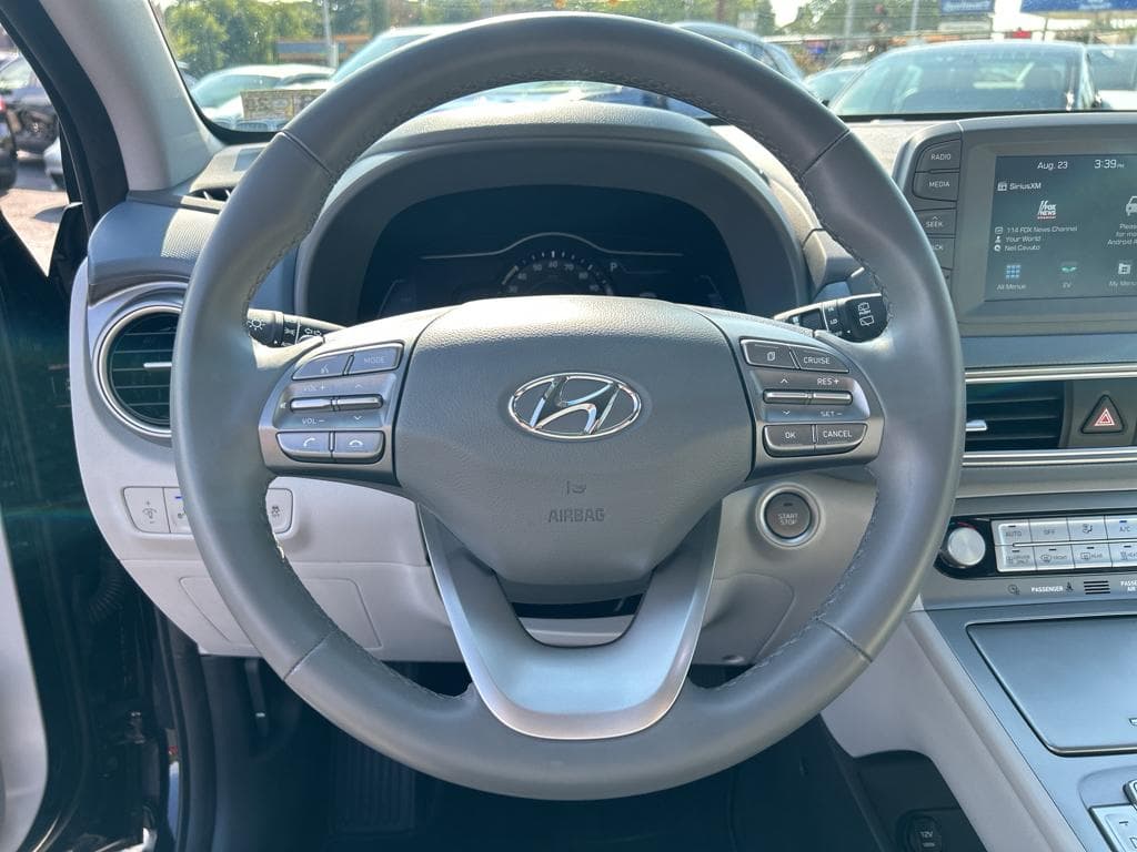 2021 Hyundai Kona EV view 8