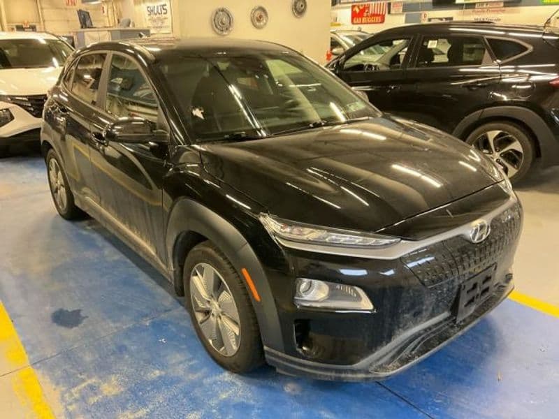 2021 Hyundai Kona EV view 5