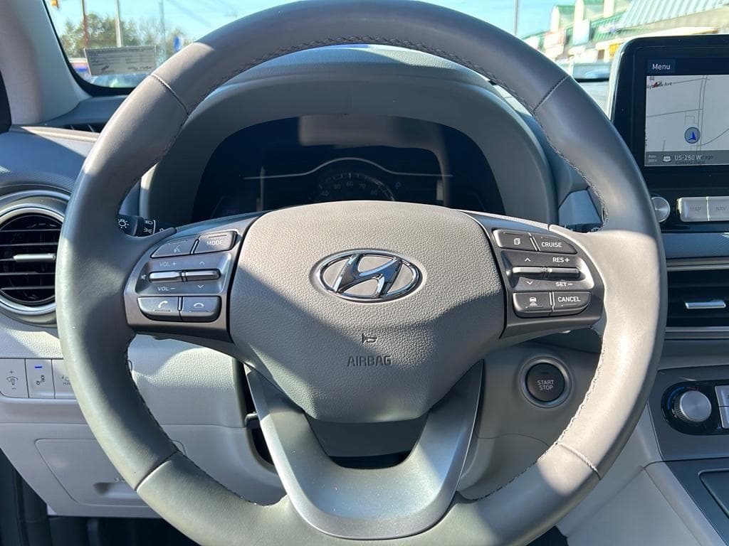 2021 Hyundai Kona EV view 8