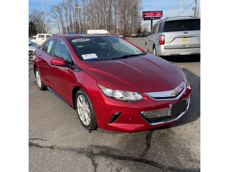 2018 Chevrolet Volt view 4