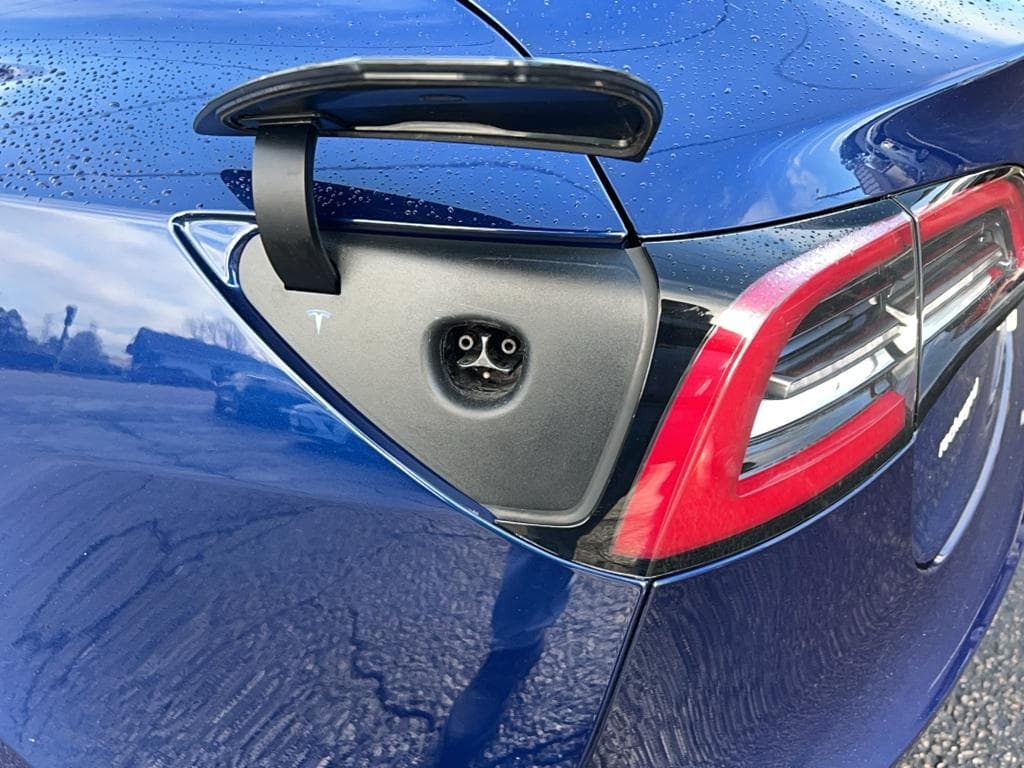 2018 Tesla Model 3 view 5