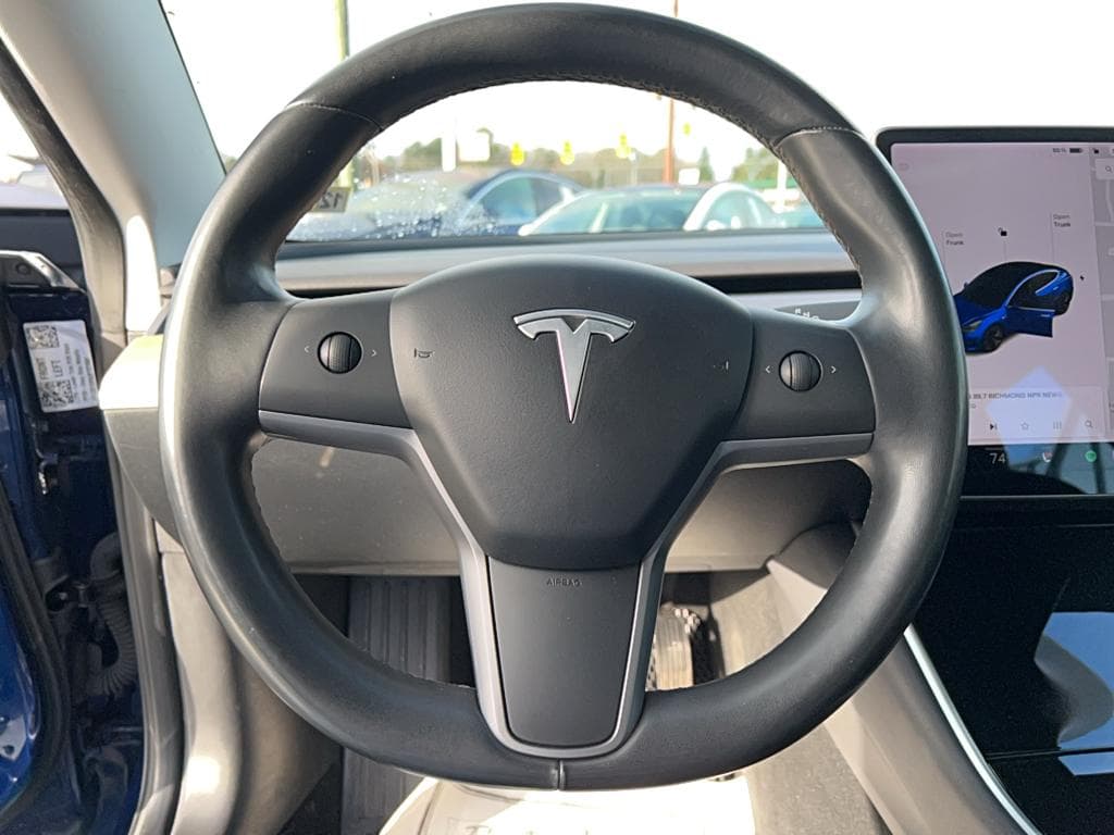 2018 Tesla Model 3 view 7