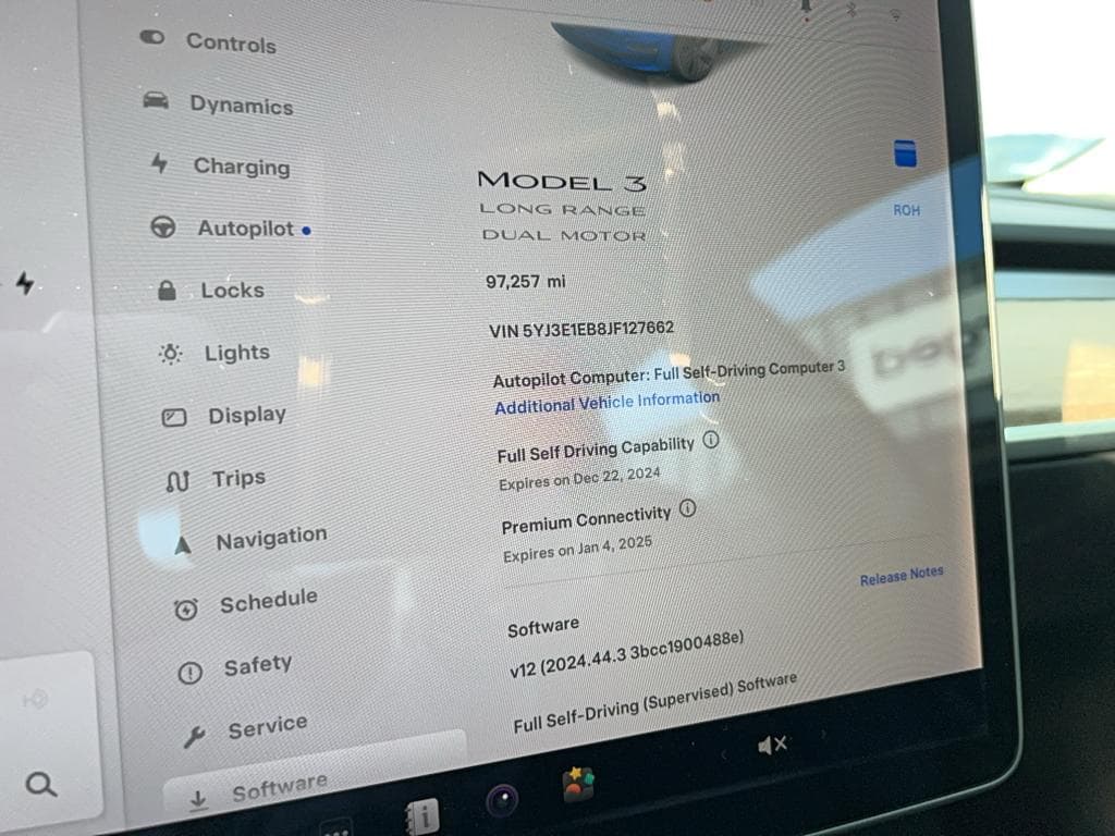 2018 Tesla Model 3 view 8