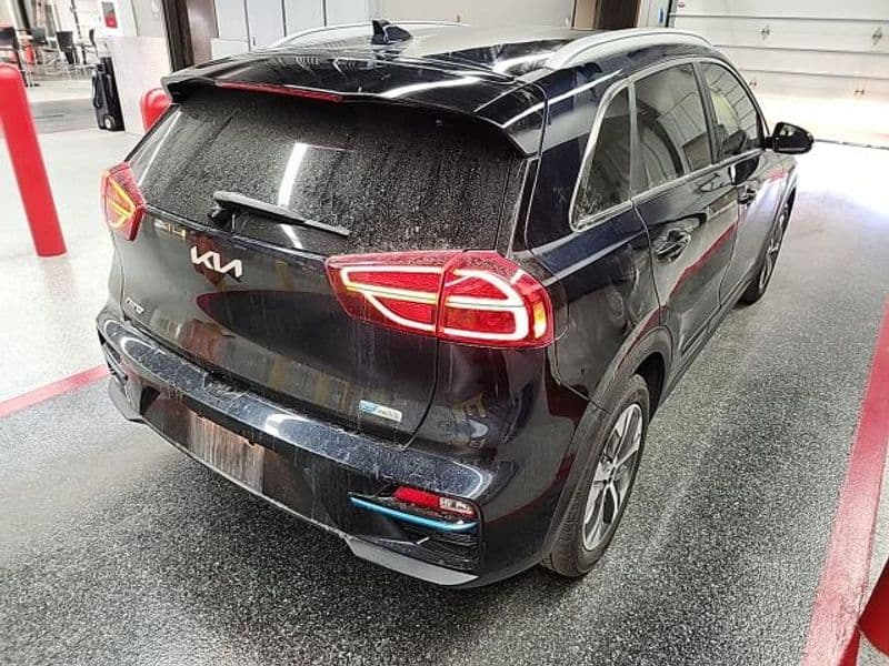 2022 Kia Niro EV view 3