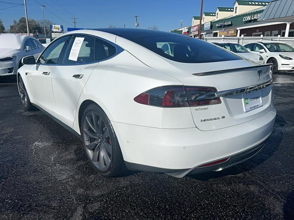 2016 Tesla Model S view 2