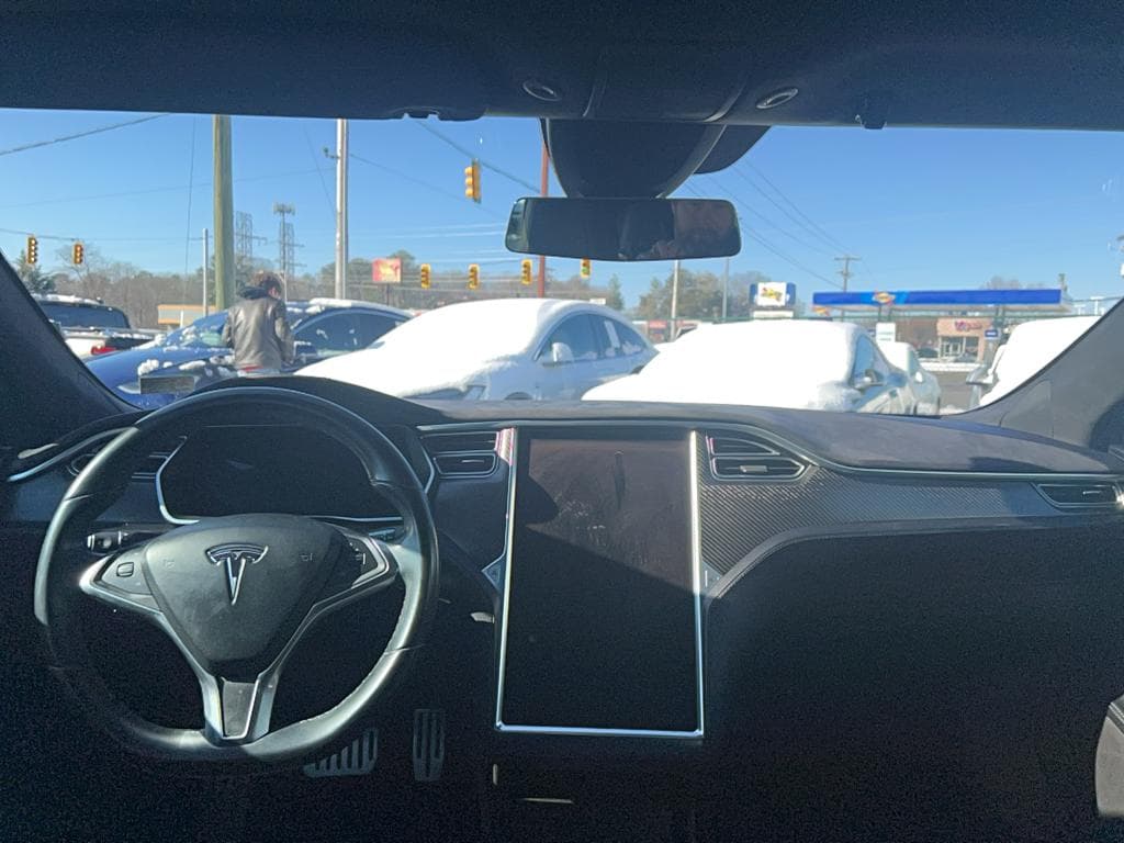 2016 Tesla Model S view 12