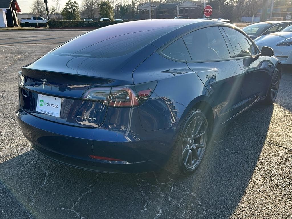 2018 Tesla Model 3 view 3