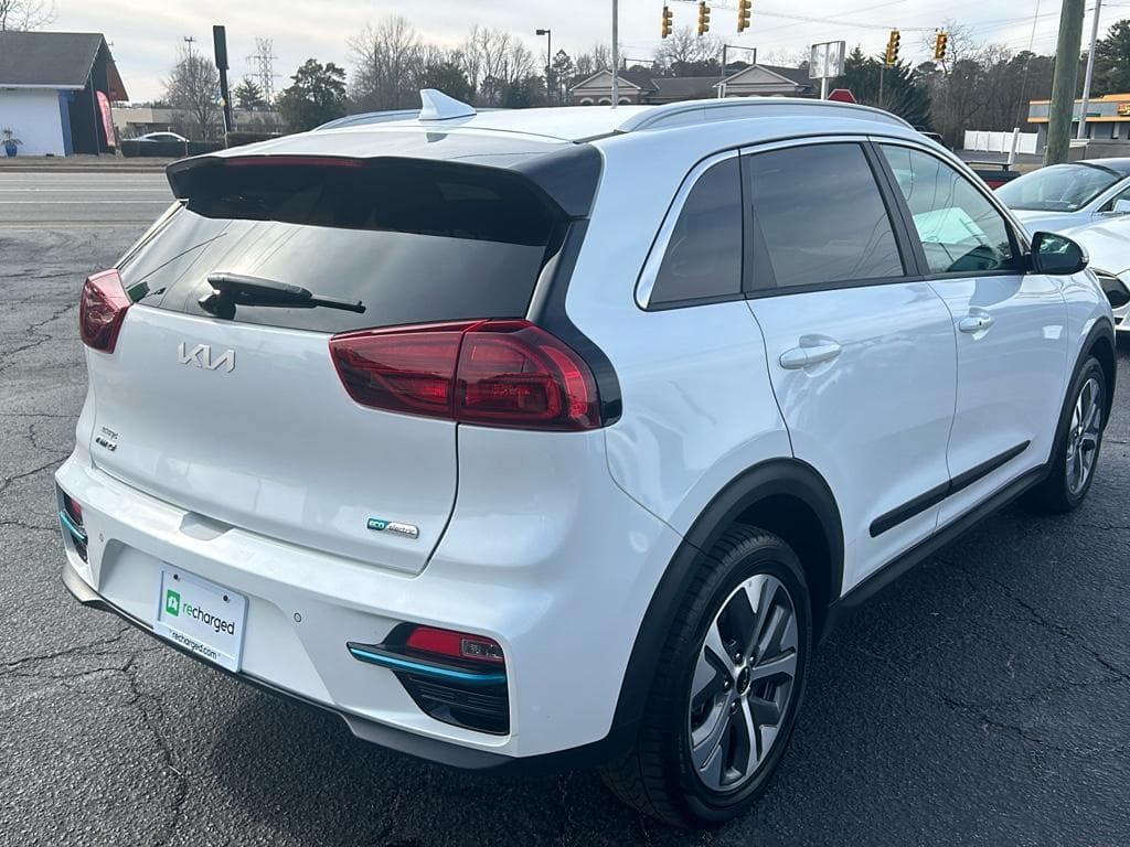 2022 Kia Niro EV view 3