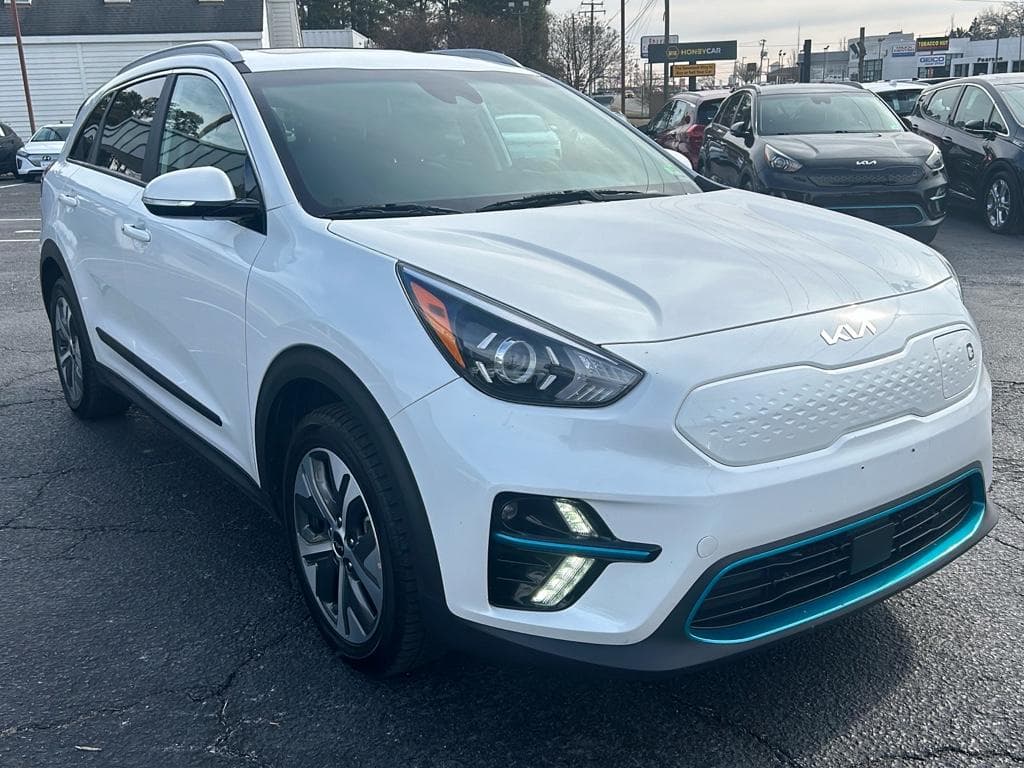 2022 Kia Niro EV view 4