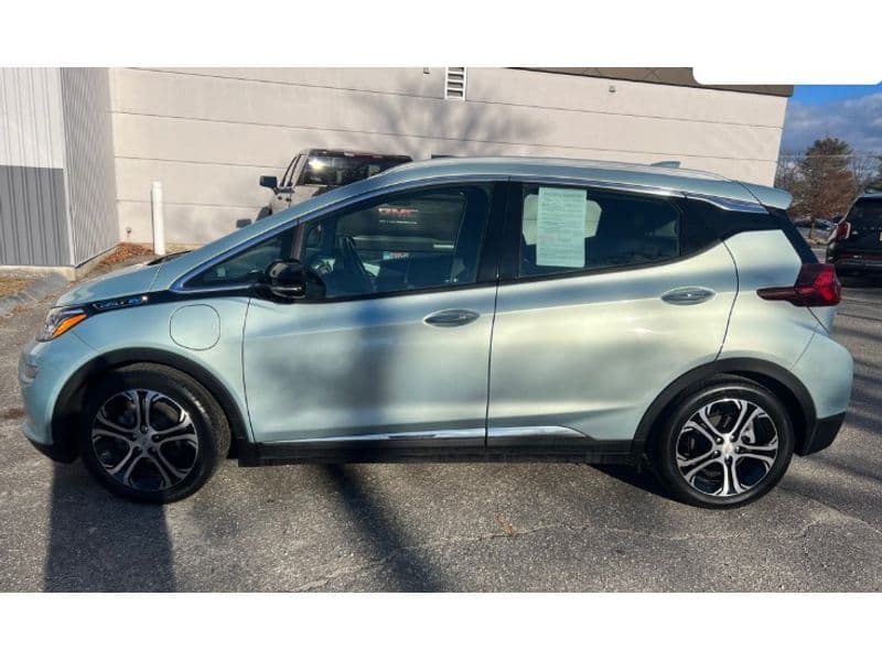 2019 Chevrolet Bolt EV view 4