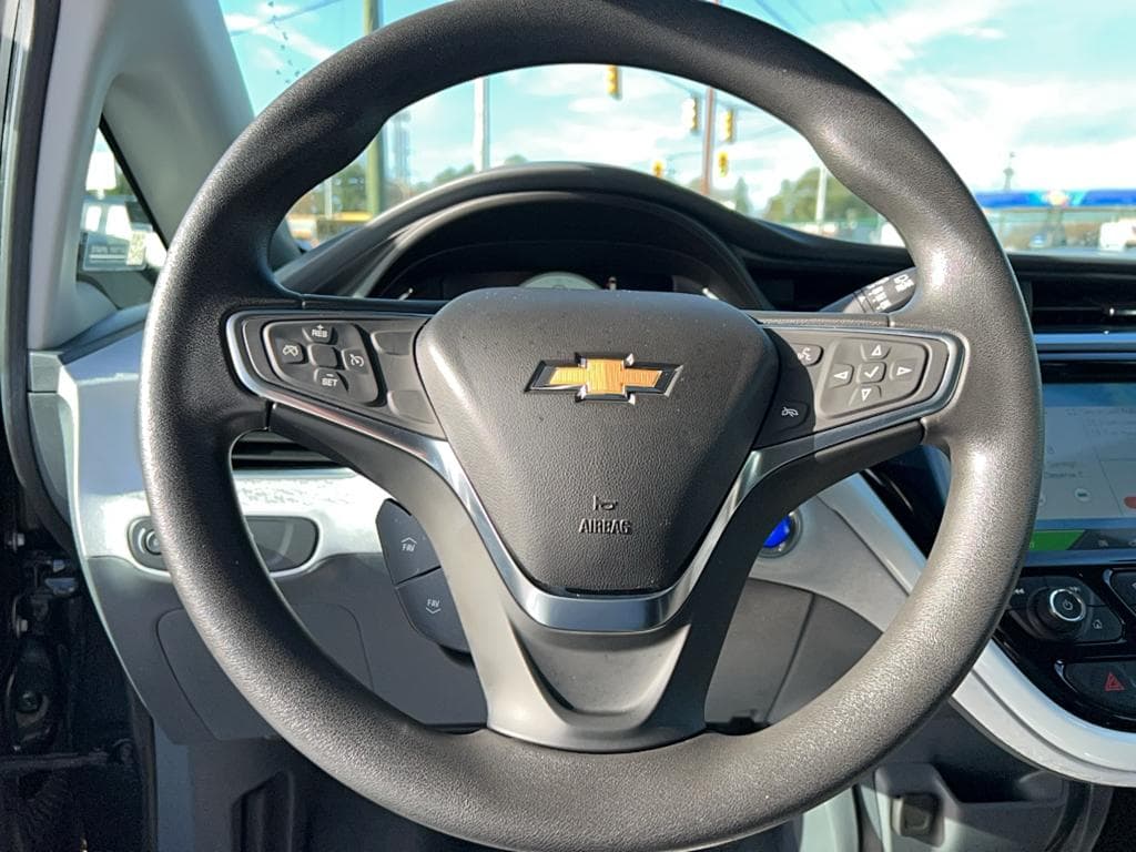 2018 Chevrolet Bolt EV view 8