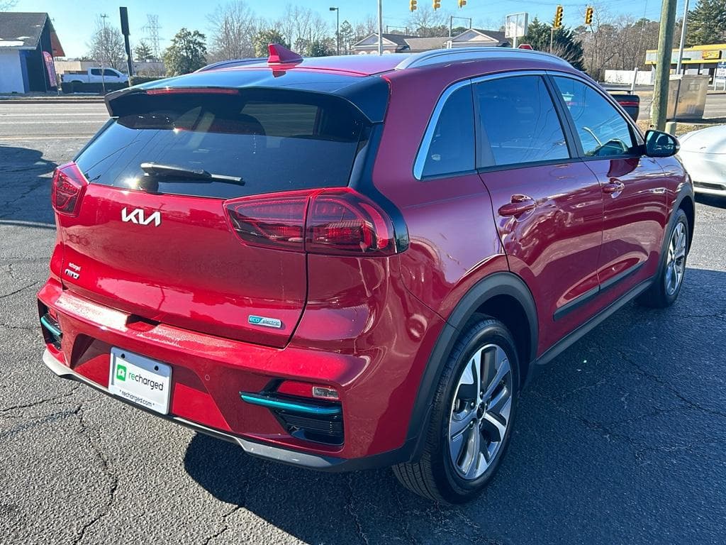 2022 Kia Niro EV view 3