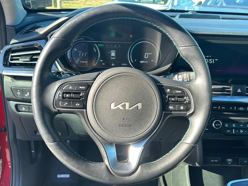 2022 Kia Niro EV view 8