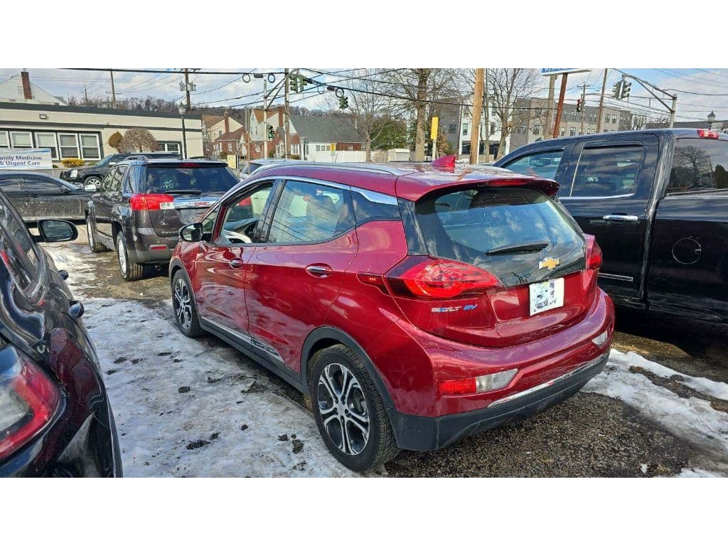 2018 Chevrolet Bolt EV view 4