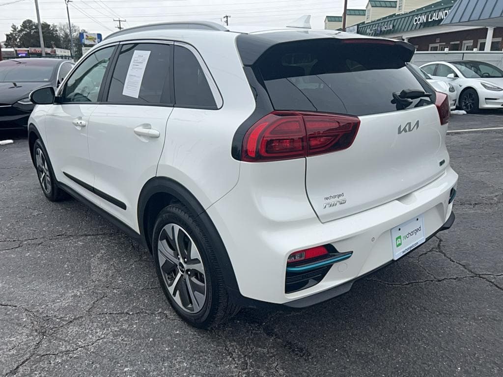 2022 Kia Niro EV view 2