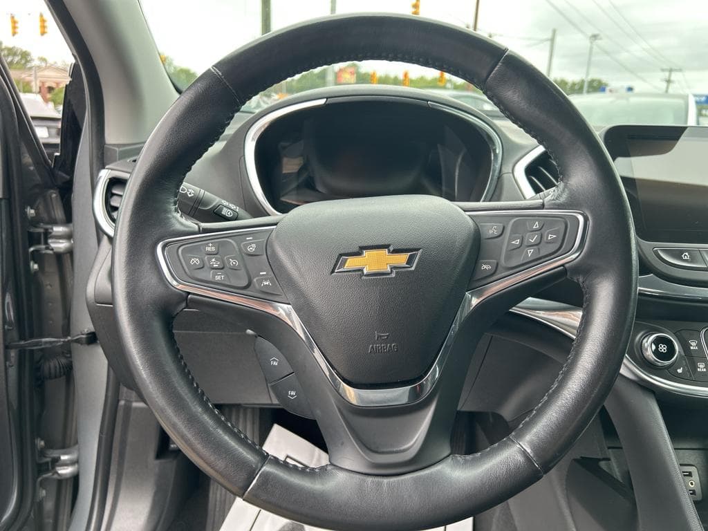 2018 Chevrolet Volt view 8