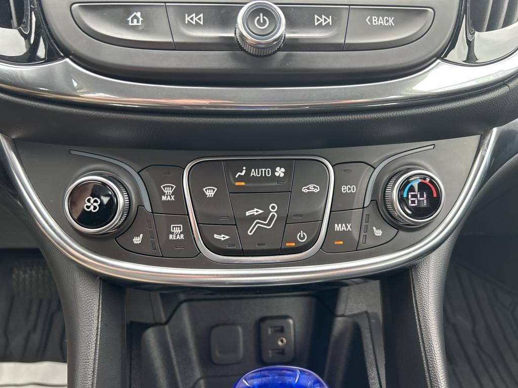 2018 Chevrolet Volt view 13