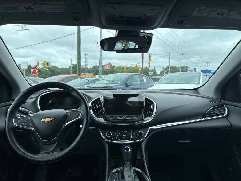 2018 Chevrolet Volt view 14