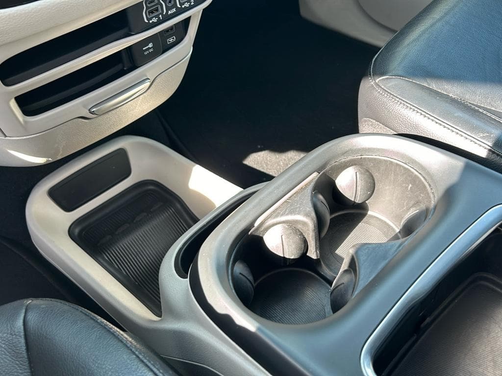 2022 Chrysler Pacifica view 15