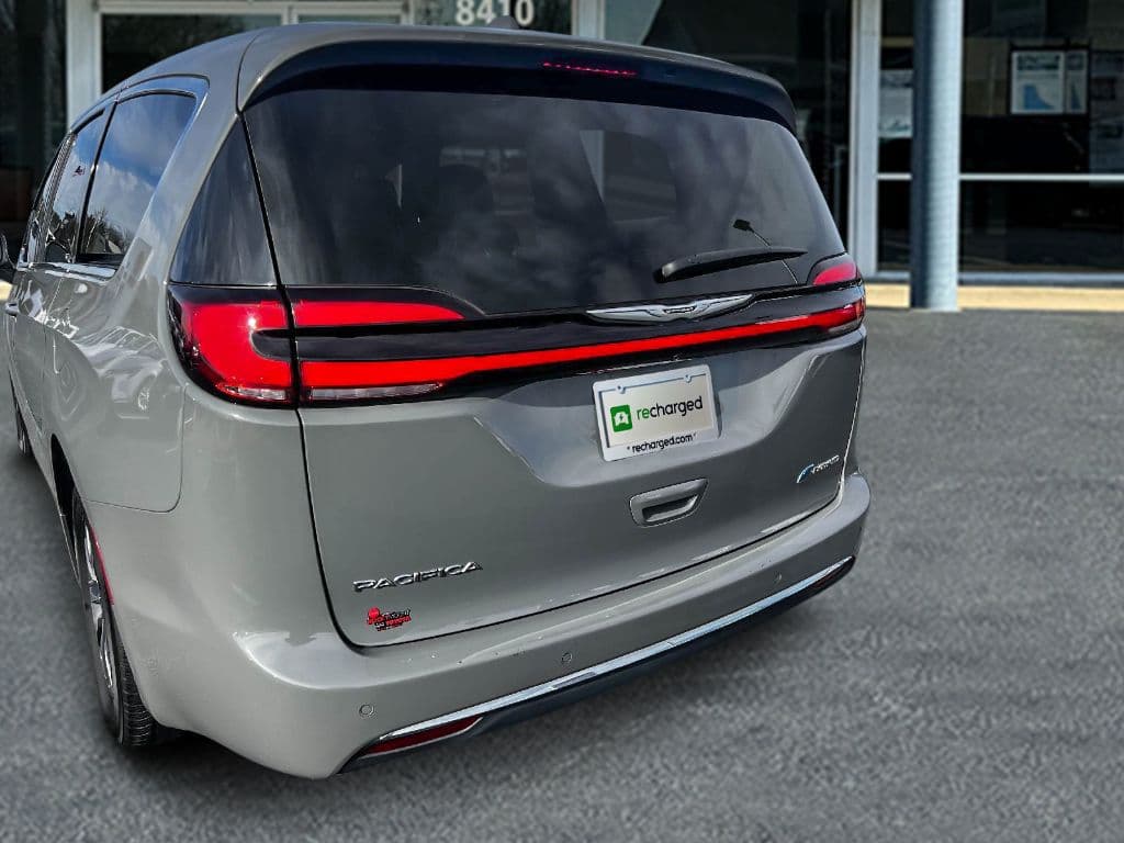 2022 Chrysler Pacifica view 36