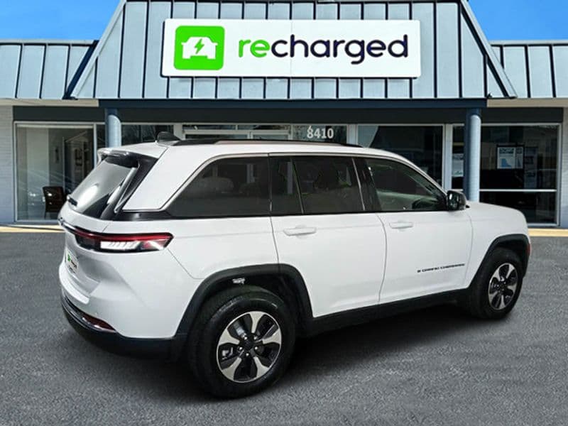 2022 Jeep Grand Cherokee 4xe view 6