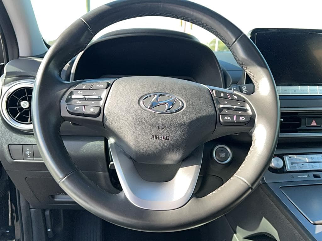 2023 Hyundai Kona EV view 8