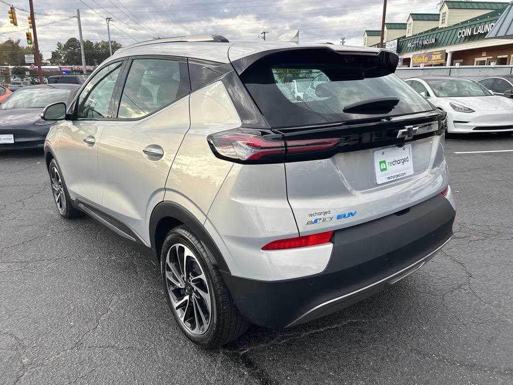 2023 Chevrolet Bolt EUV view 2