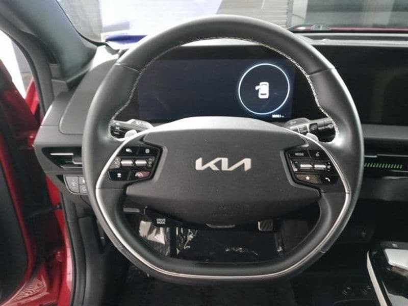 2022 Kia EV6 view 7