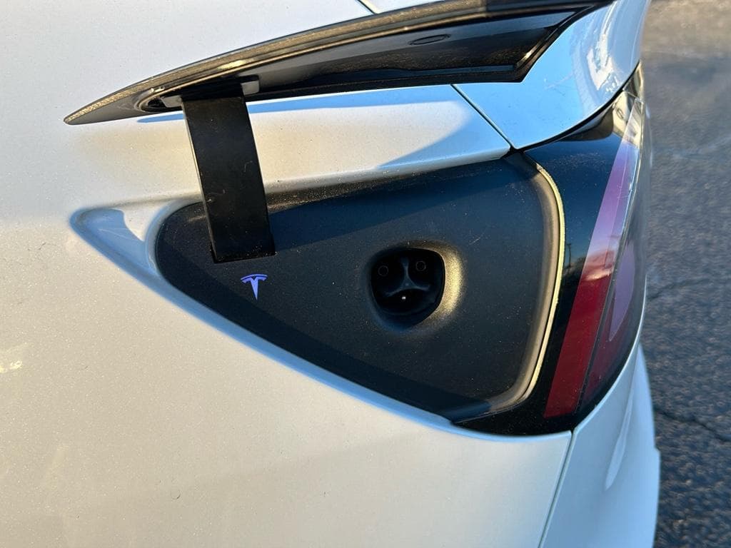 2021 Tesla Model Y view 7