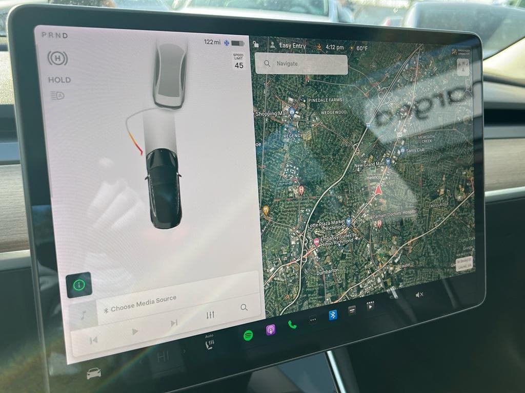 2019 Tesla Model 3 view 9