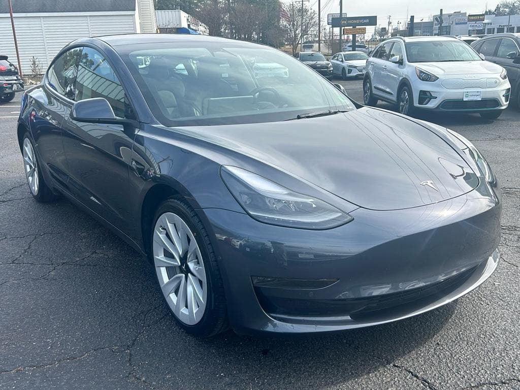 2022 Tesla Model 3 view 4