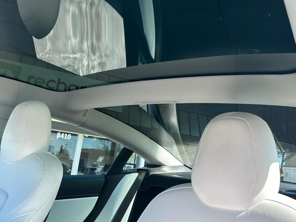 2019 Tesla Model 3 view 16