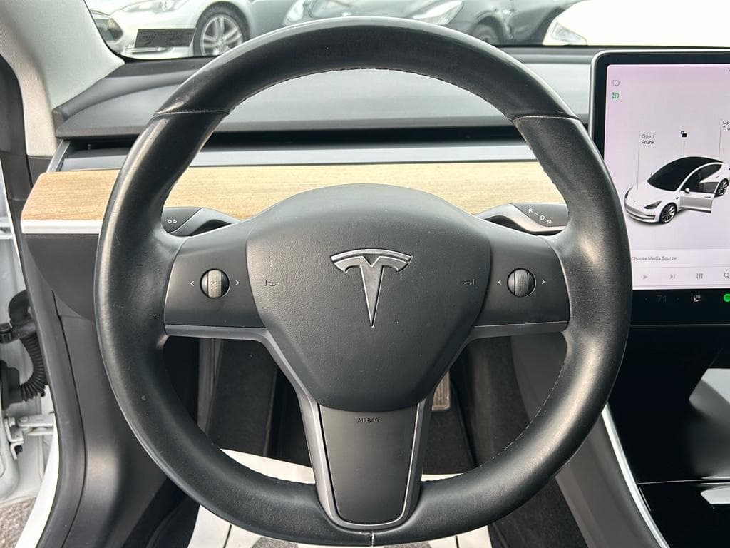 2019 Tesla Model 3 view 8