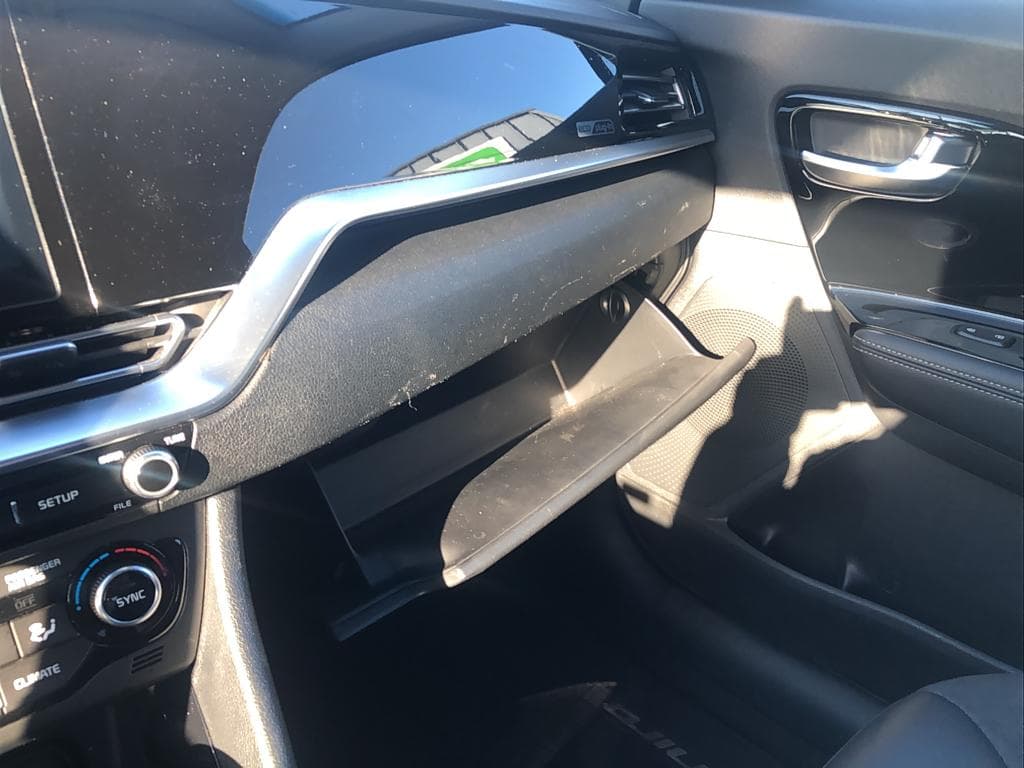 2022 Kia Niro PHEV view 16