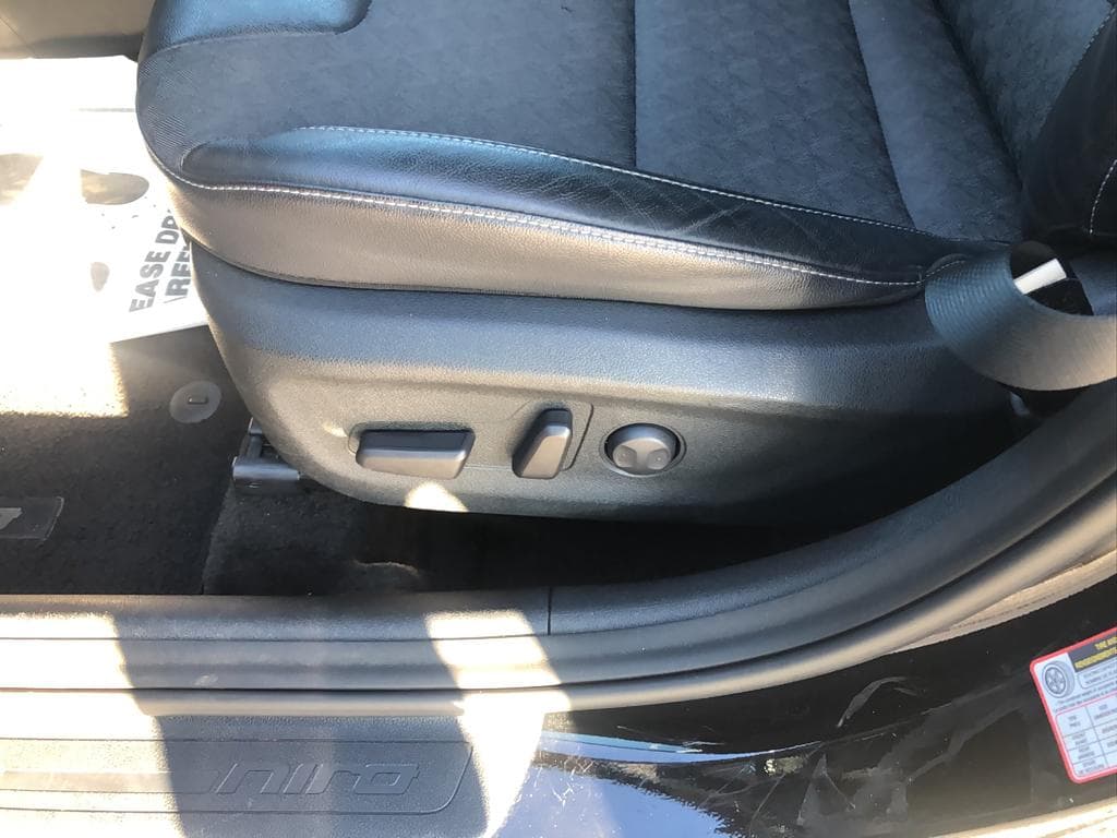 2022 Kia Niro PHEV view 7