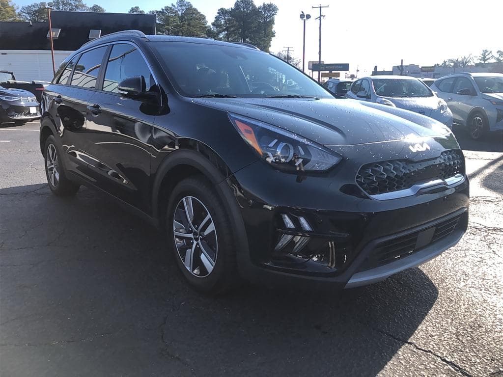 2022 Kia Niro PHEV view 4