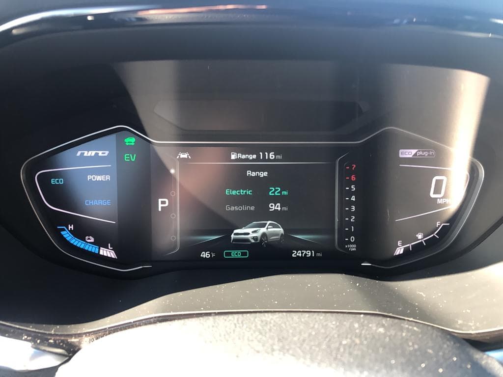 2022 Kia Niro PHEV view 9