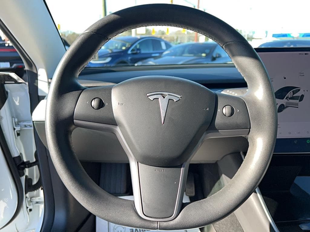 2019 Tesla Model 3 view 8