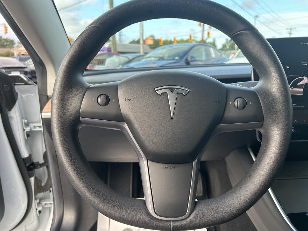 2019 Tesla Model 3 view 8