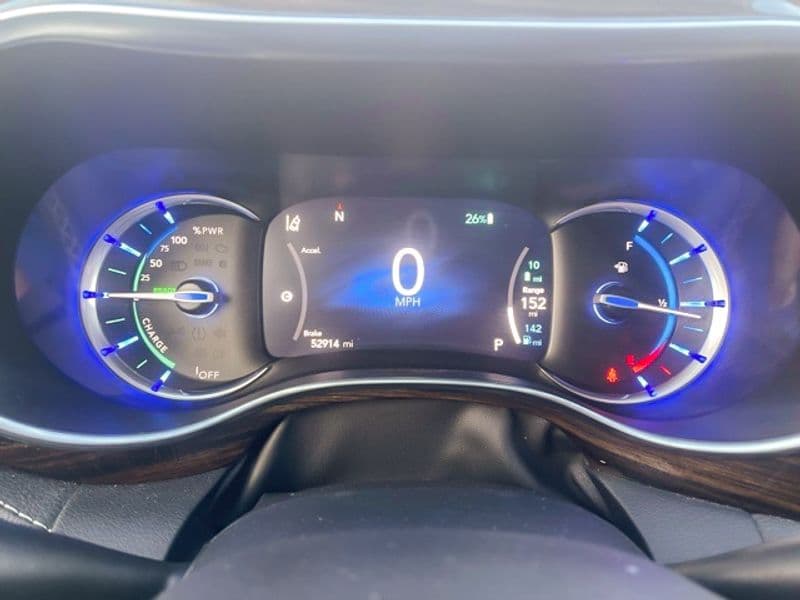 2023 Chrysler Pacifica view 14