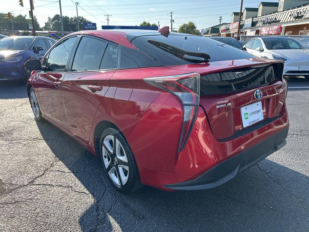 2017 Toyota Prius view 2