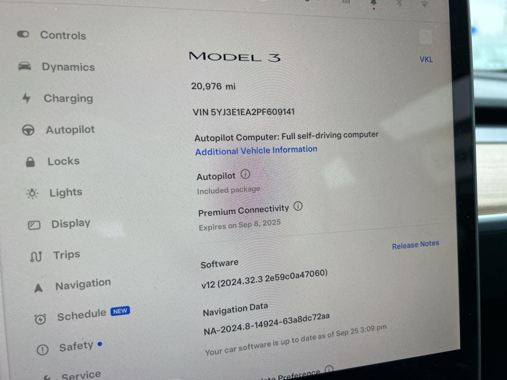 2023 Tesla Model 3 view 8