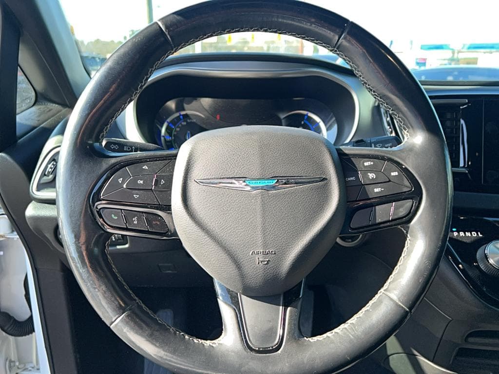 2019 Chrysler Pacifica view 7