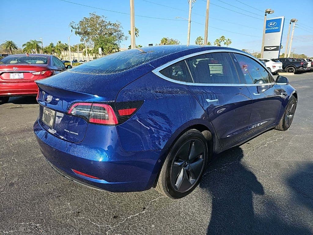 2020 Tesla Model 3 view 3