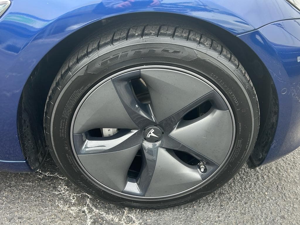 2020 Tesla Model 3 view 29