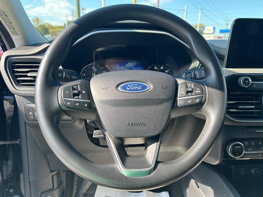 2021 Ford Escape Hybrid view 8