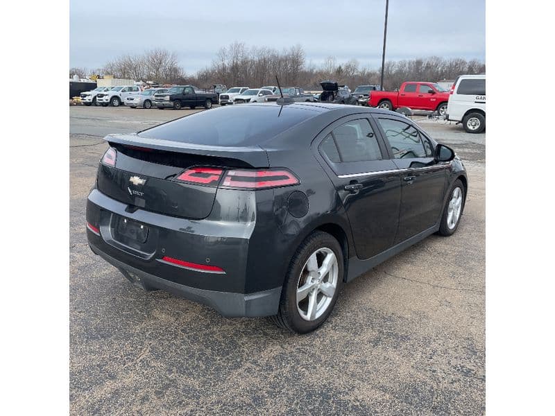 2015 Chevrolet Volt view 5